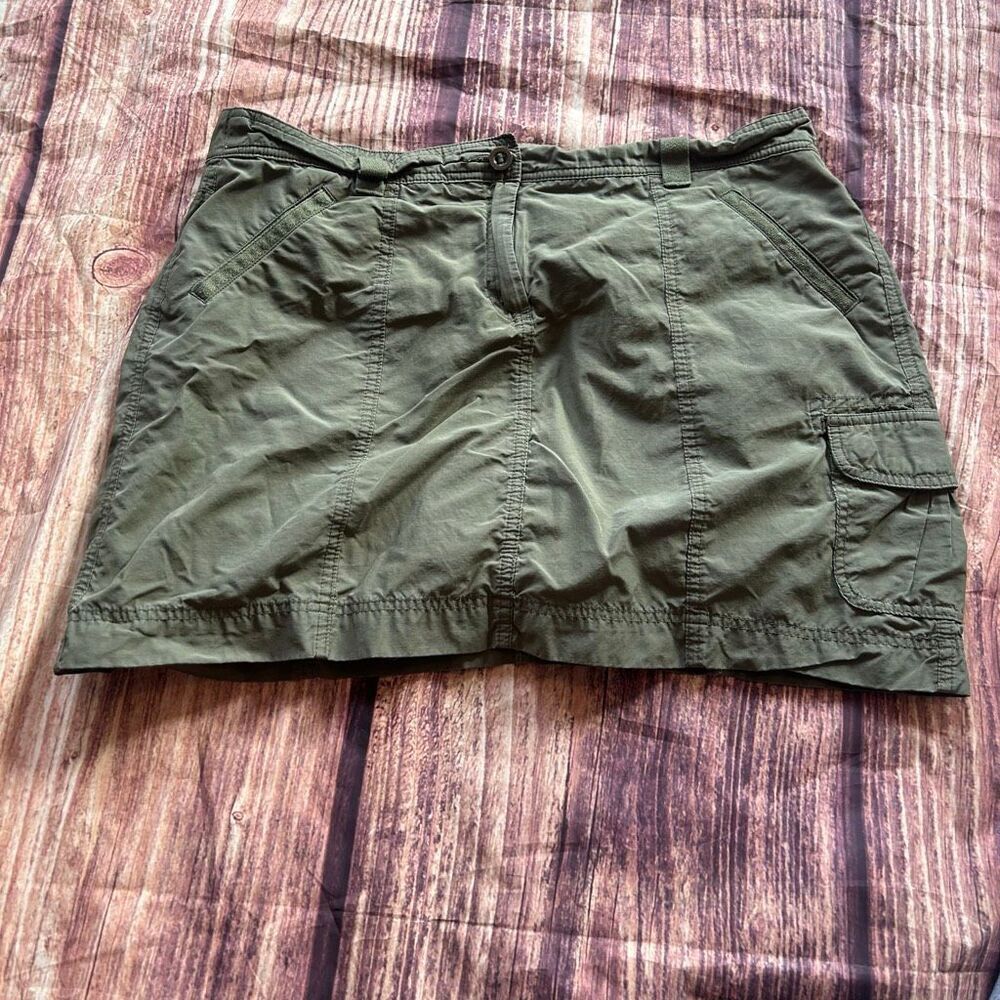 Women’s Lands End Cargo Skort Size 16 Green